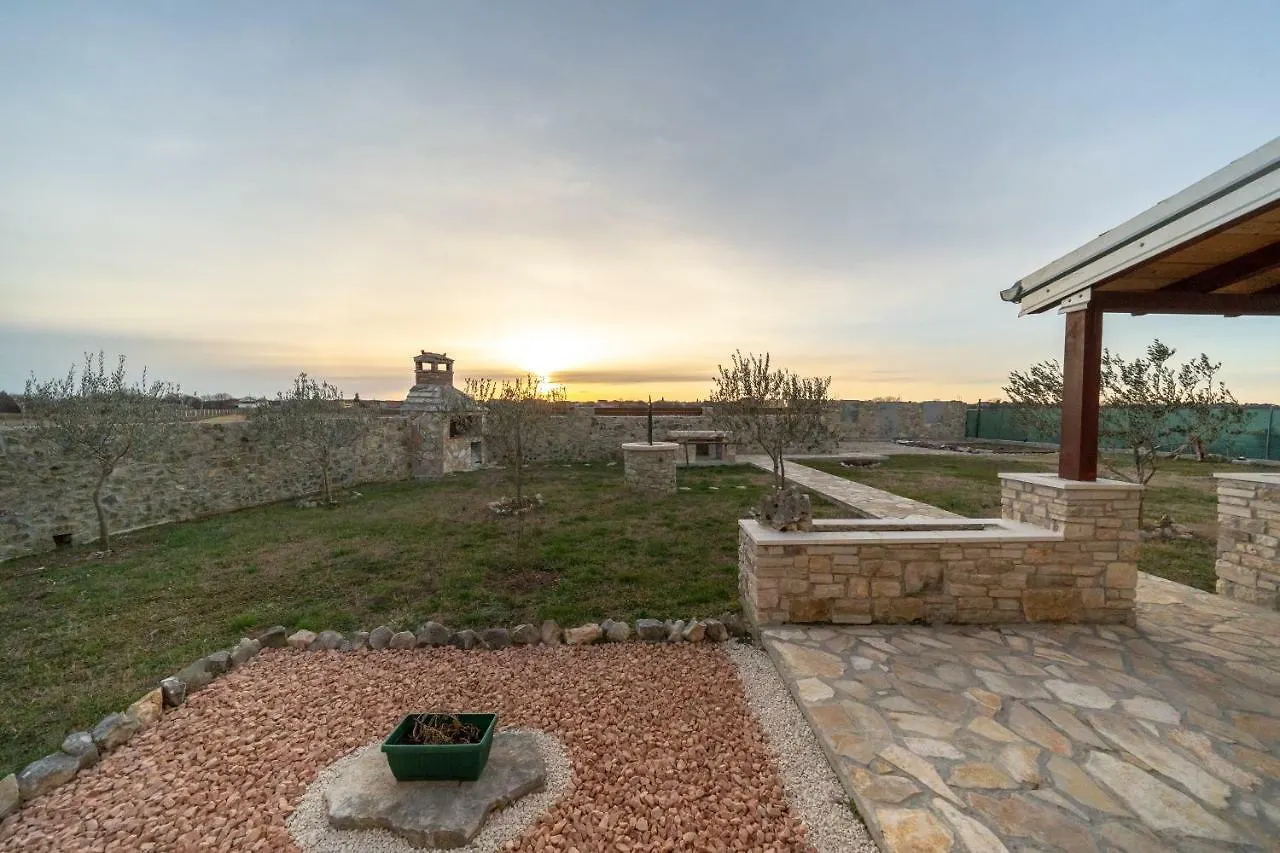 Holiday home Villa Marino Donji Zemunik